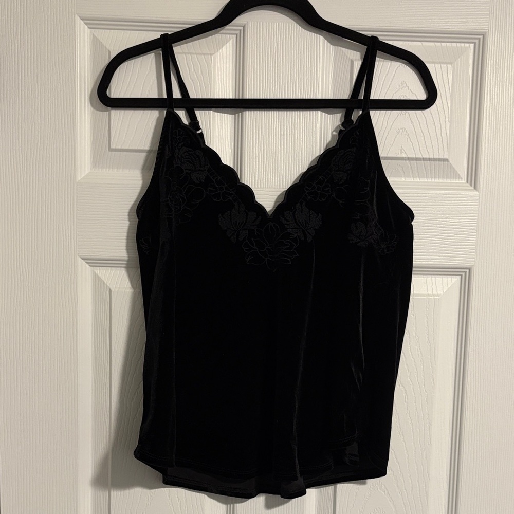 Elegant Black Lace Trim Velvet Top